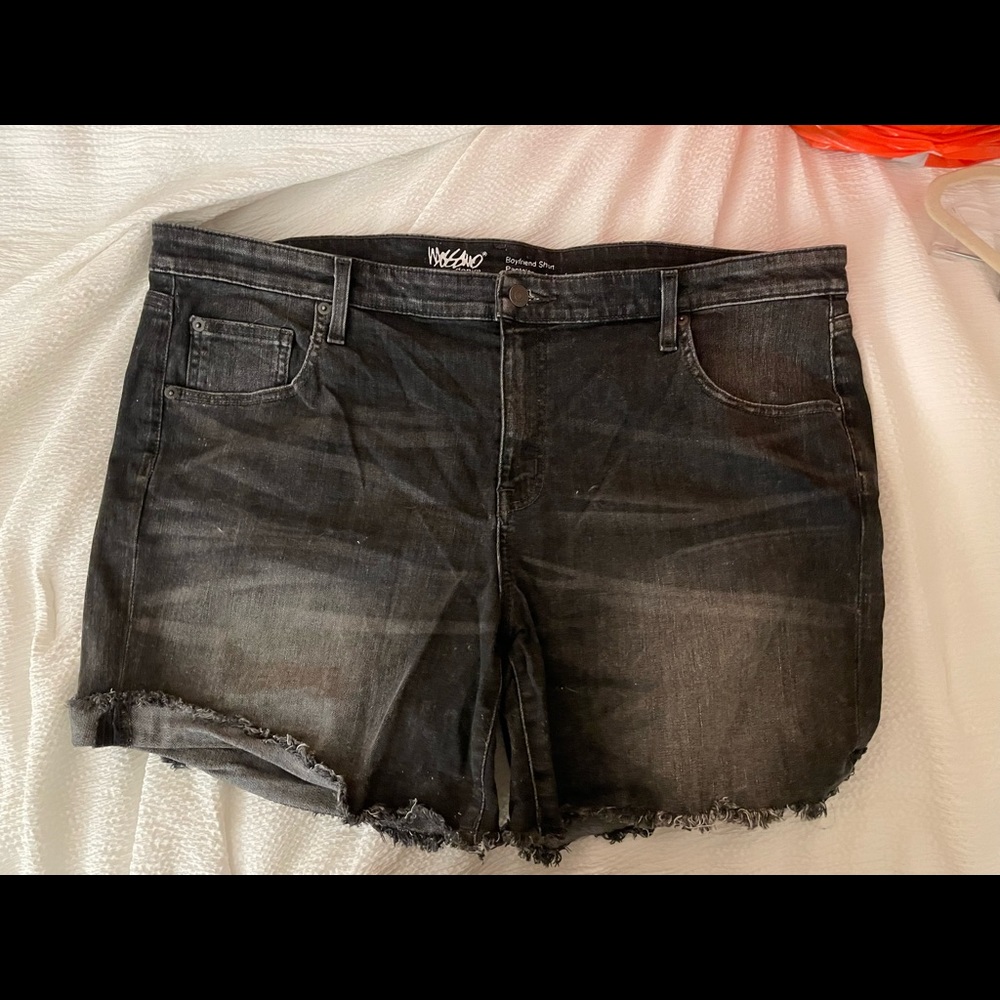 Black denim boyfriend shorts